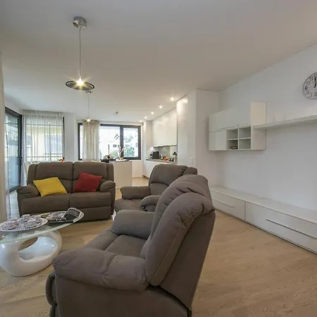 Artemia Apartment *
