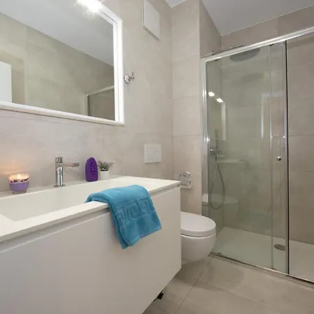 Artemia Apartment