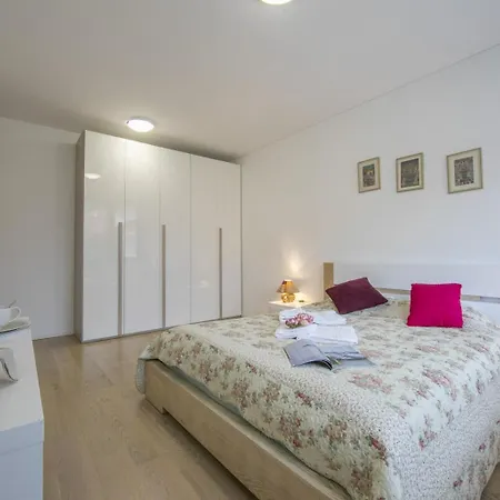Apartment Artemia *